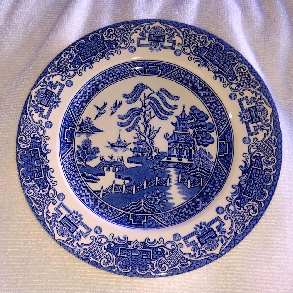 English Ironstone England Willow pattern blue & white plate vintage
